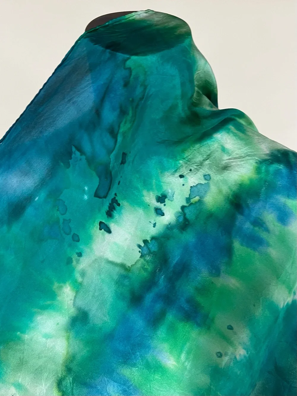 N/A vibrant blue